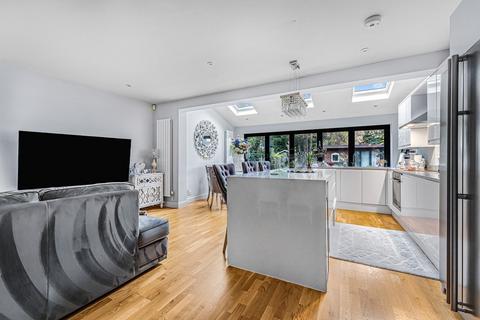 4 bedroom semi-detached house for sale, Penton Hook Road, Staines-upon-Thames, TW18