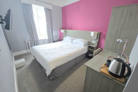 1 bedroom hotel room to rent, Grove Road, Bournemouth BH1