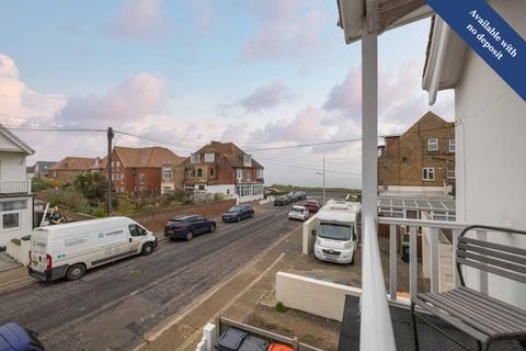 3 bedroom apartment to rent, Cliffe Avenue, Margate, CT9