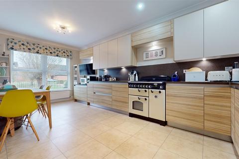 5 bedroom detached house for sale, Frampton Grove, Westcroft, Milton Keynes