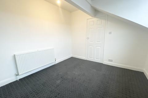 2 bedroom terraced house for sale, Vinery View, Leeds, West Yorkshire, LS9