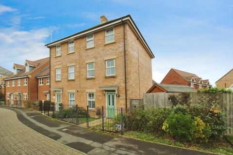 4 bedroom semi-detached house for sale, Torun Way, Swindon, SN25