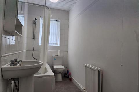 2 bedroom house to rent, Gould Street, Manchester M34