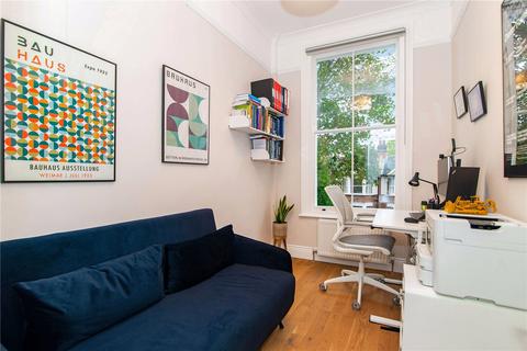 34c Queens Road, Twickenham, TW1 4EX