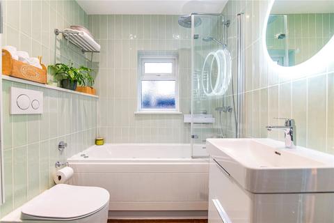 34c Queens Road, Twickenham, TW1 4EX