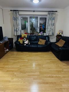 2 bedroom flat to rent, Laurel Park, Harrow HA3