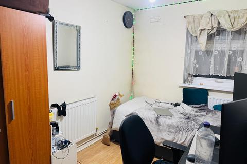 2 bedroom flat to rent, Laurel Park, Harrow HA3