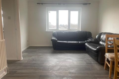 2 bedroom flat to rent, Laurel Park, Harrow HA3