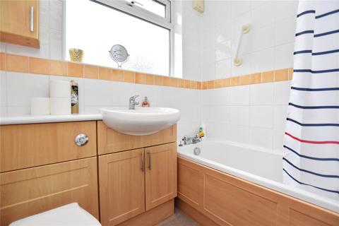 2 bedroom maisonette for sale, Russell Close, Bexleyheath, DA7