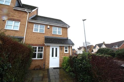 3 bedroom house to rent, Signal Close, Henlow SG16