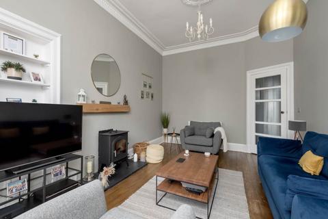 2 bedroom flat to rent, Darnell Road, Trinity, Edinburgh