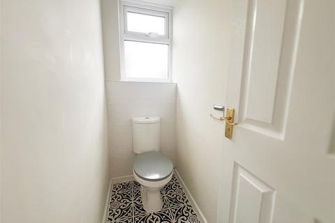 2 Hubbards Chase, Walton On The Naze, CO14 8SG