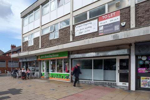 Convenience store to rent, Broadway and High Street, Scunthorpe DN16