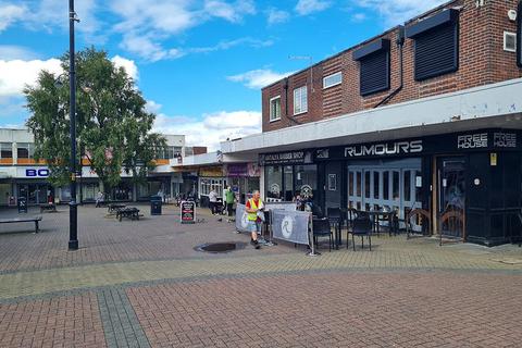 Retail property (out of town) to rent, Royton Square, Oldham OL2