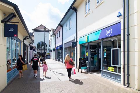 Retail property (out of town) to rent, M Borough Parade, Chippenham SN15