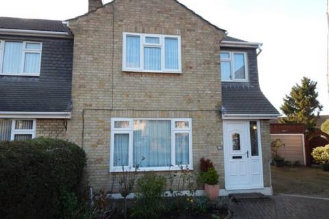 3 bedroom terraced house to rent, Highcombe Close, London, SE9