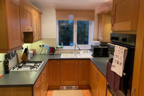 3 bedroom terraced house to rent, Highcombe Close, London, SE9