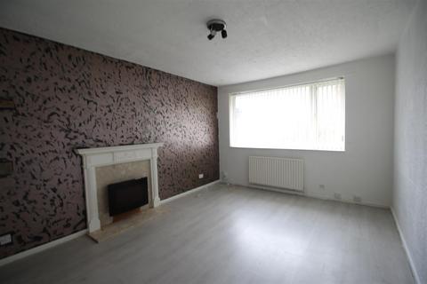 19 Markfield Close, Low Moor, Bradford, BD12 0UW