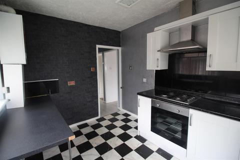 19 Markfield Close, Low Moor, Bradford, BD12 0UW
