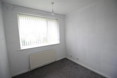 19 Markfield Close, Low Moor, Bradford, BD12 0UW