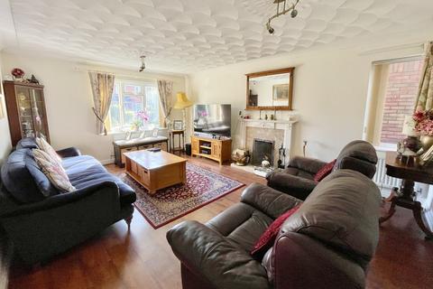 4 bedroom detached house for sale, Springvale Avenue, Littledown, Bournemouth, BH7