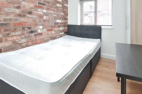 6 bedroom semi-detached house to rent, Langley Road, Manchester M14