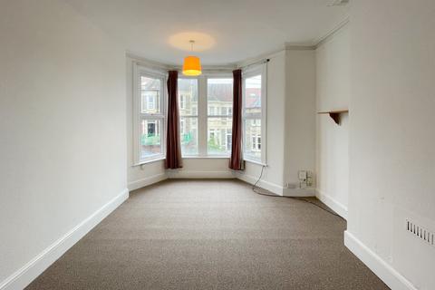 2 bedroom flat to rent, Withleigh Road, Bristol BS4