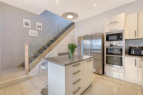 4 bedroom house for sale, Queens Road, Buckhurst Hill IG9