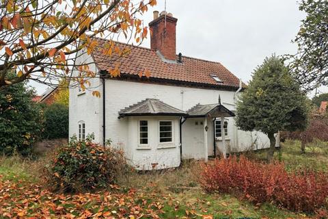 2 bedroom cottage for sale, The Drive, Winthorpe, Newark, Notts, NG24 2NX