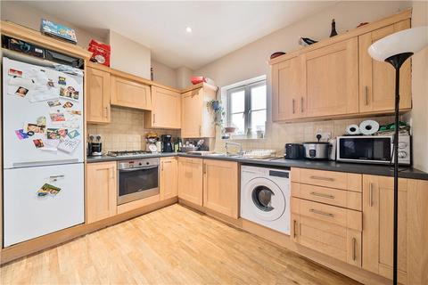 3 bedroom apartment for sale, Kelly Avenue, London