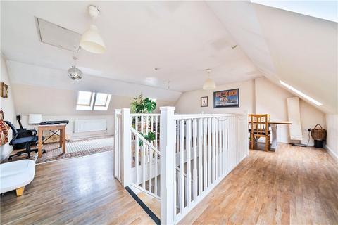 3 bedroom apartment for sale, Kelly Avenue, London