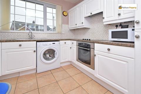 45 Bernard Grove, Stoke-on-trent, ST3 7NZ
