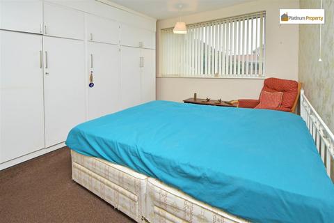 45 Bernard Grove, Stoke-on-trent, ST3 7NZ