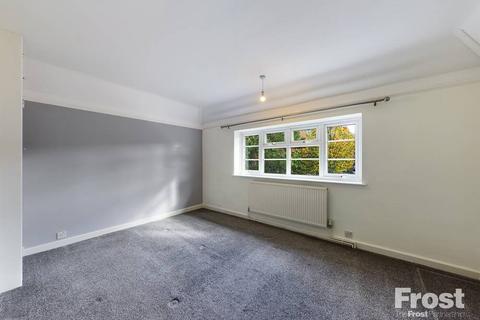 46 Ordnance Close, Feltham, TW13 7AU