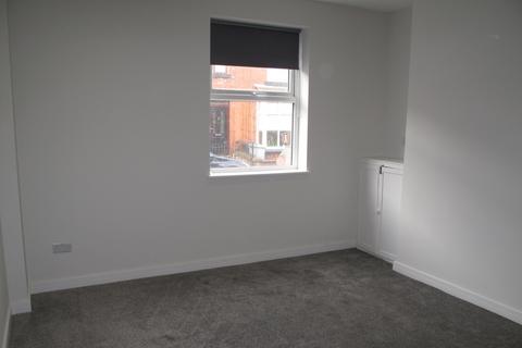 2 bedroom end of terrace house to rent, Crown Street West, Macclesfield, Cheshire, SK11