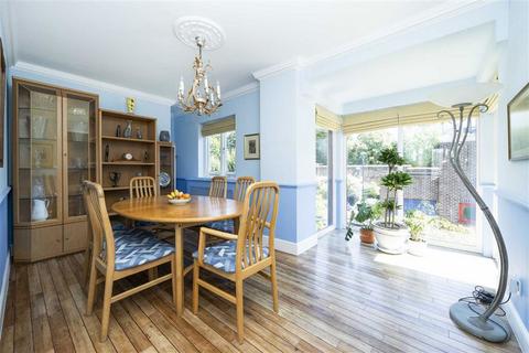 23 Peartree Lane, London, E1W 3SR