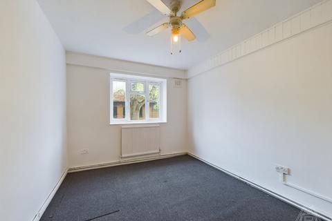 1 bedroom flat to rent, Broxburn Drive, South Ockendon, Essex, RM15