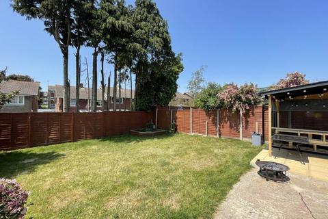 3 bedroom semi-detached bungalow to rent, Kevin Gardens, Woodingdean, Brighton