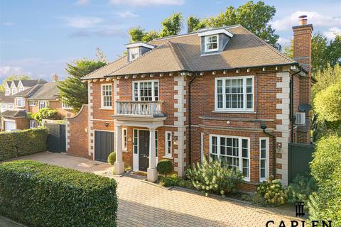 7 bedroom detached house to rent, Lingmere Close, Chigwell