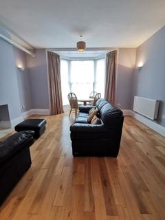 2 bedroom flat to rent, Walter Road, City Centre, Swansea