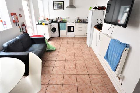 2 bedroom flat to rent, Brynymor Crescent, Brynmill, Swansea