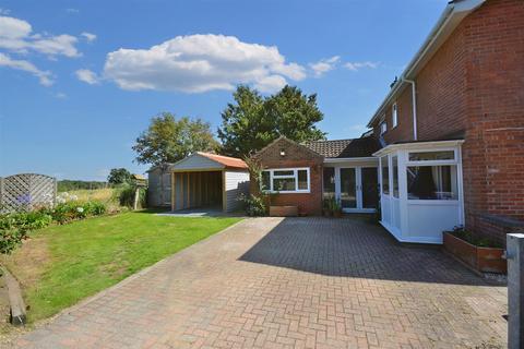 3 bedroom detached house for sale, High Street, Marsham