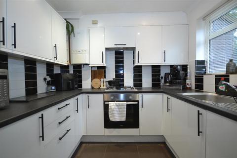 2 bedroom end of terrace house for sale, Bingham Close, Verwood