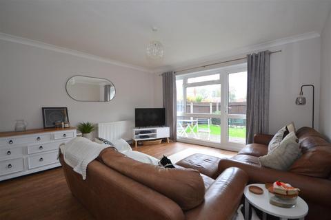 2 bedroom end of terrace house for sale, Bingham Close, Verwood