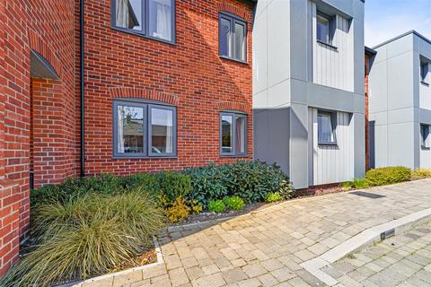 2 bedroom apartment for sale, Tyefield Place, Pound Lane, Hadleigh, Ipswich, Suffolk, IP7 5FE