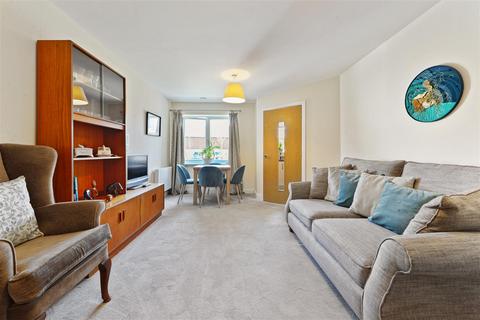 2 bedroom apartment for sale, Tyefield Place, Pound Lane, Hadleigh, Ipswich, Suffolk, IP7 5FE