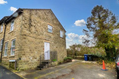 2 bedroom townhouse to rent, Castle Court, Skipton,