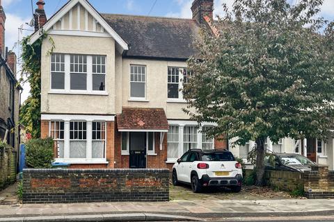 2 bedroom apartment to rent, Percy Road, Hampton