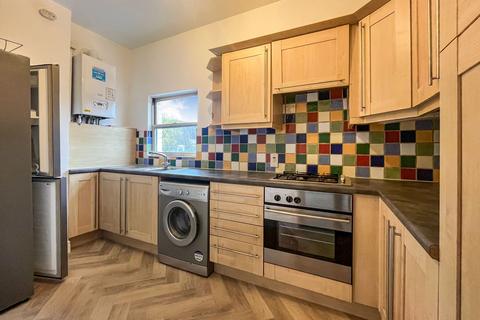 2 bedroom apartment to rent, Percy Road, Hampton