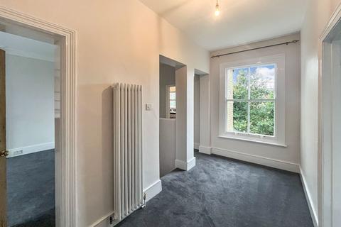 2 bedroom apartment to rent, Percy Road, Hampton